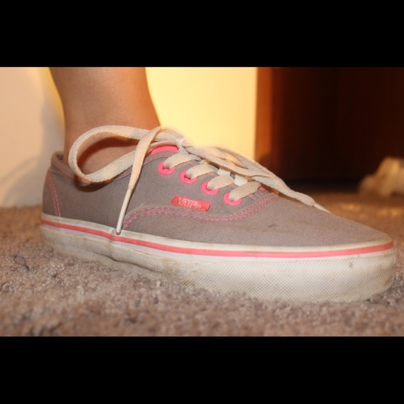 Vans - Picture 3 of 4